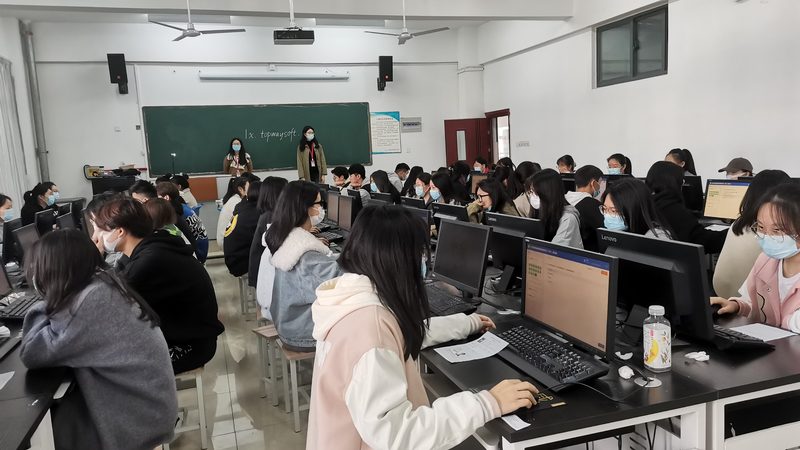 劳务外包合同模板简易版：合规与风险并重的选择**